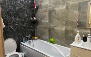 Apartament mobilat și utilat – 70 mp, 2 băi, parcare inclusă. - Poză 6