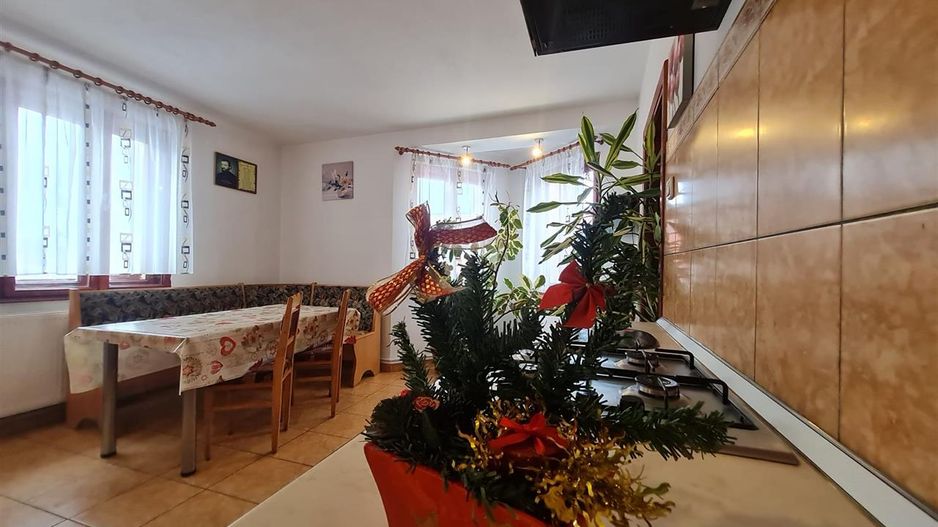 Pensiune in decor fermecator, loc de istorie si legenda, Moieciu de Jos, Bran - Poză 47