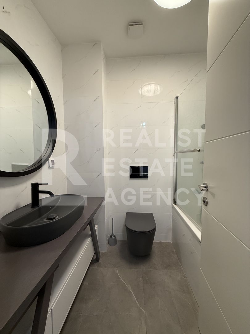 Chirie - Apartament cu terasă și priveliște spre Parcul Verdi - Poză 9