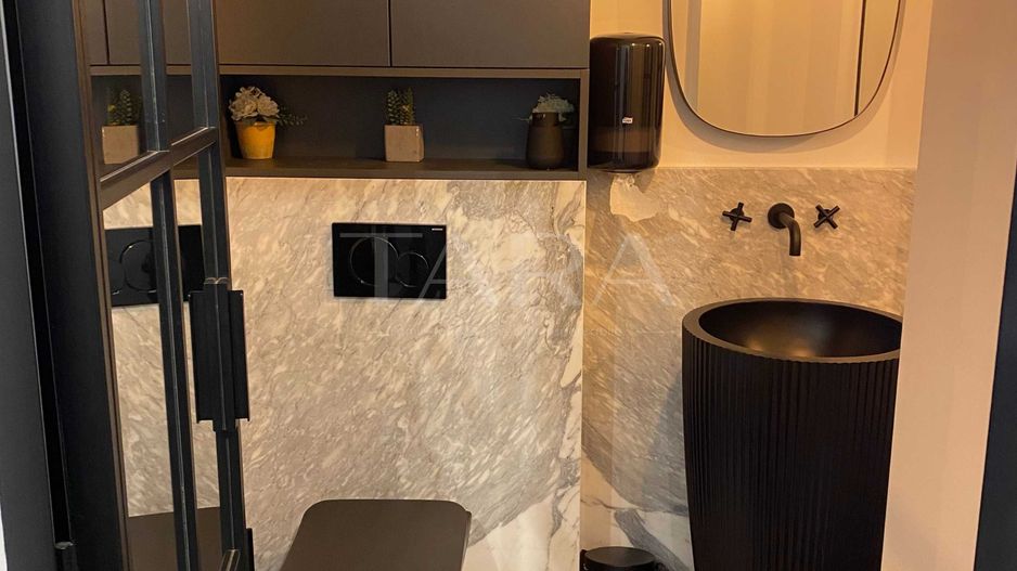 Apartament în zona Teatrului Național. - Poză 6