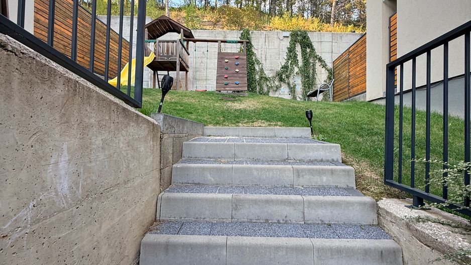 Apartament cu 2 camere de vânzare cu gradina proprie si parcare - Poză 9