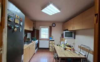Apartament 3 camere Bucovina parter cu balcon - Poză 2