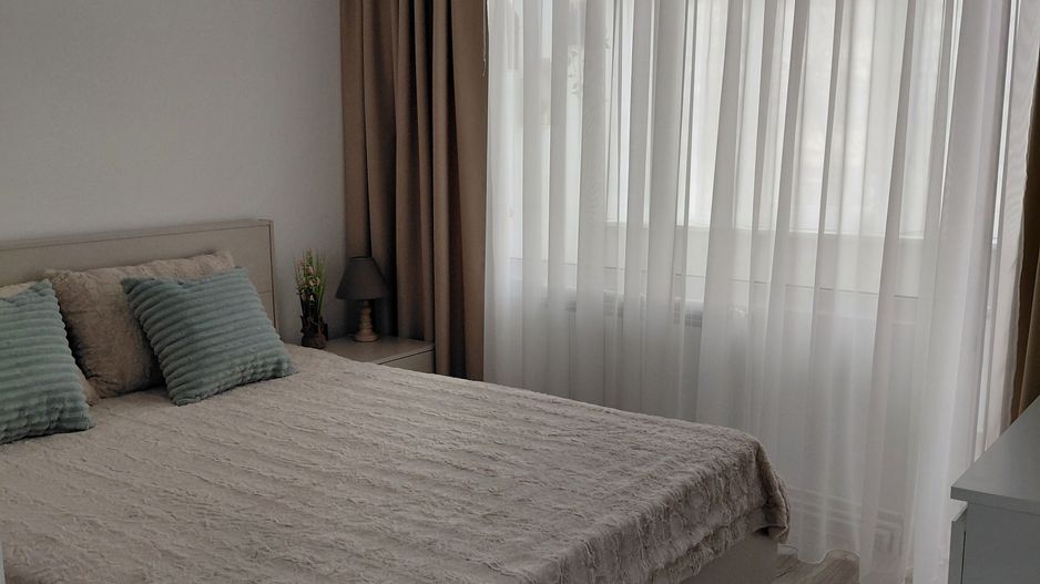 🏡  Apartament 3 camere – Micro 16,  etaj 2, (în spate la complex  Siret) - Poză 12