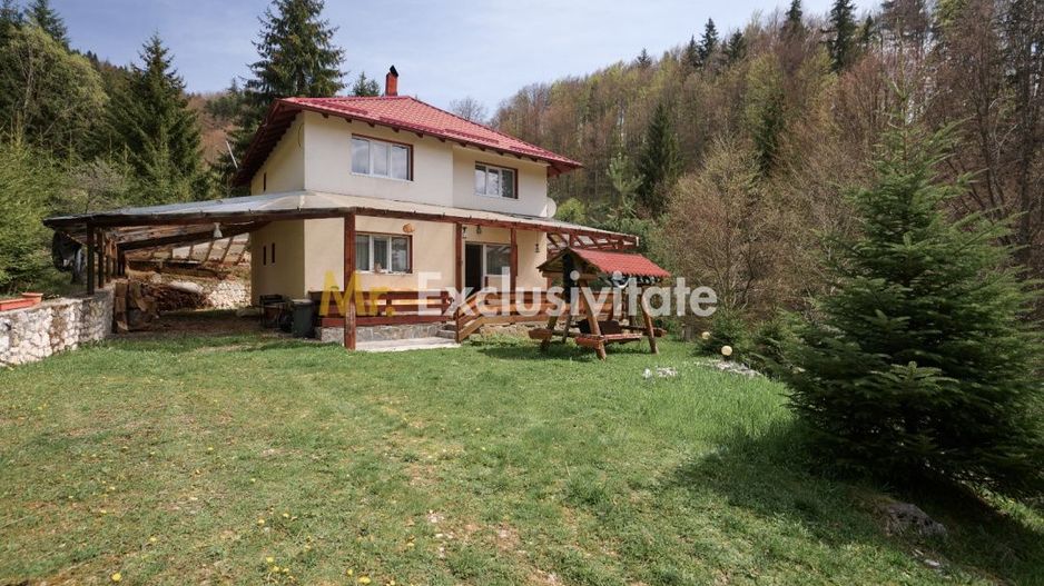 Casa de vacanta sau pensiune in Dâmbovicioara 5 camere, 5 bai, 6412 mp teren - Poză 1