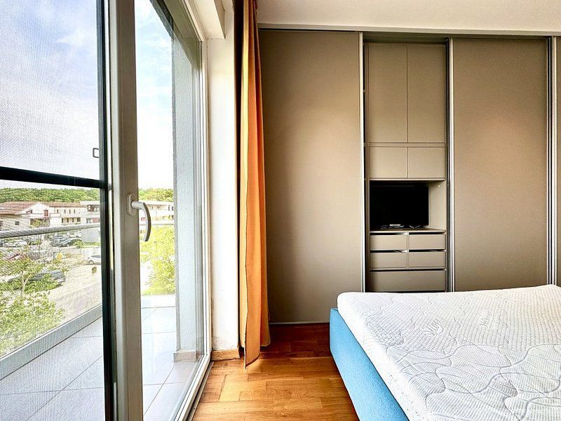 Apartament cu 2 camere, priveliște spre pădure, cochet si primitor, zona Lipovei - Poză 22