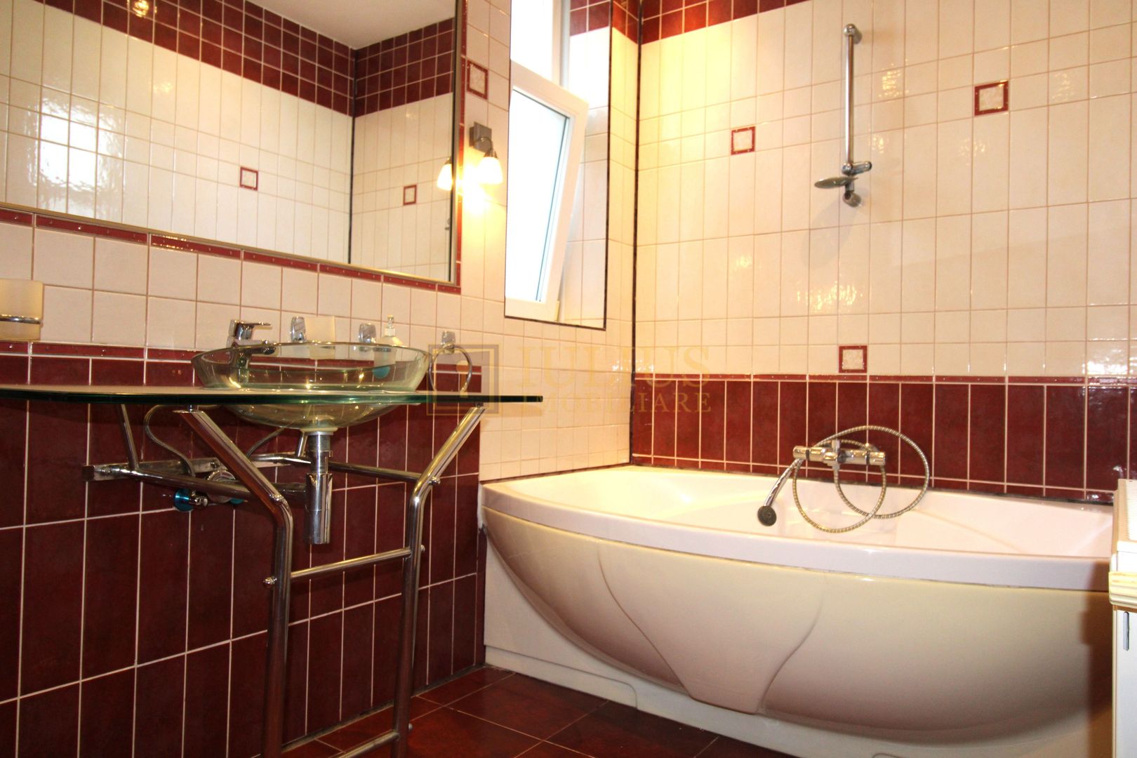 Casă individuală – Dumbrăvița, mobilata si utilata, spatii generoase. - Poză 8