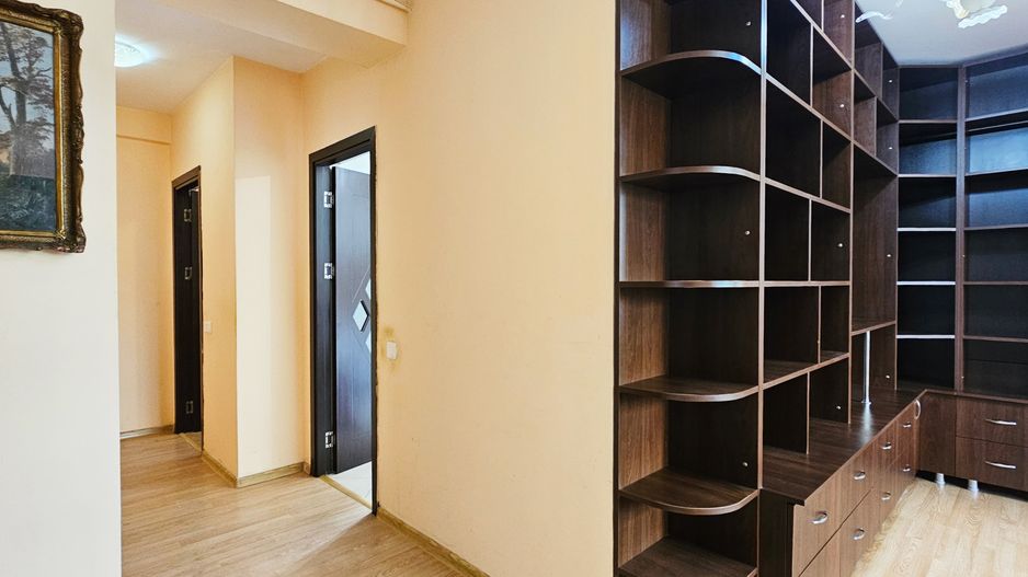 PARTER ÎNALT în imobil mic- perfect pentru orice ACTIVITATE PROFESIONALA - Poză 8