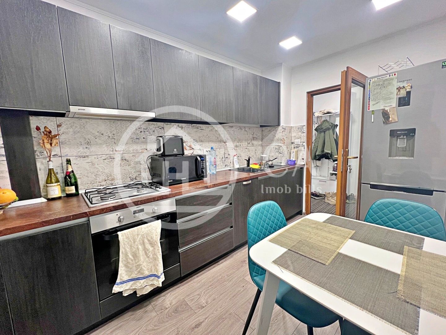 Apartament de vânzare cu 3 camere in zona Rogerius, Oradea - Poză 10