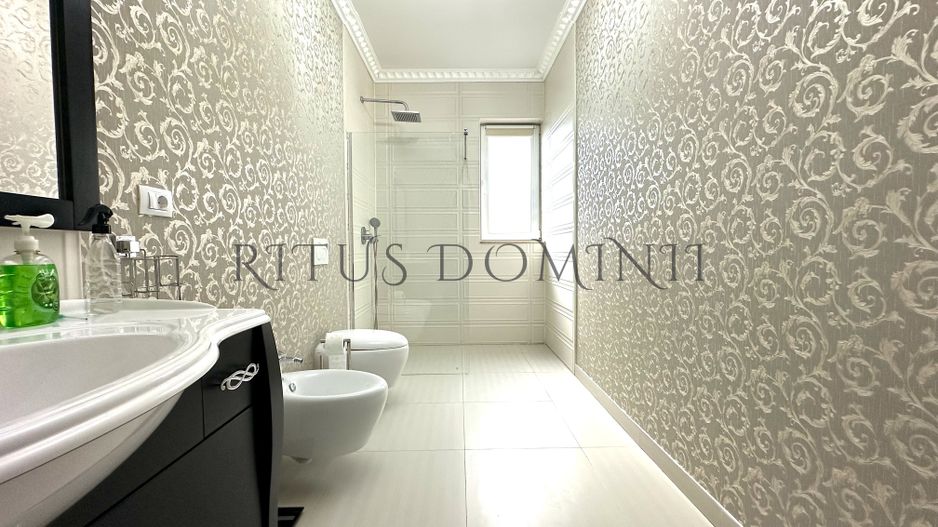 Vilă Spectaculoasă cu Piscină Privată, Dealuri Oradea, 460mp - Poză 16