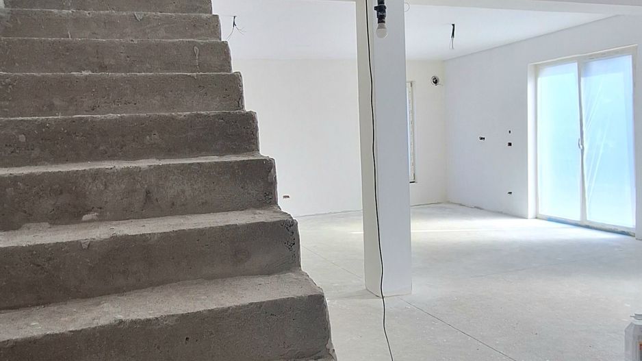 Casa cu garaj- contructie tip duplex - Poză 6