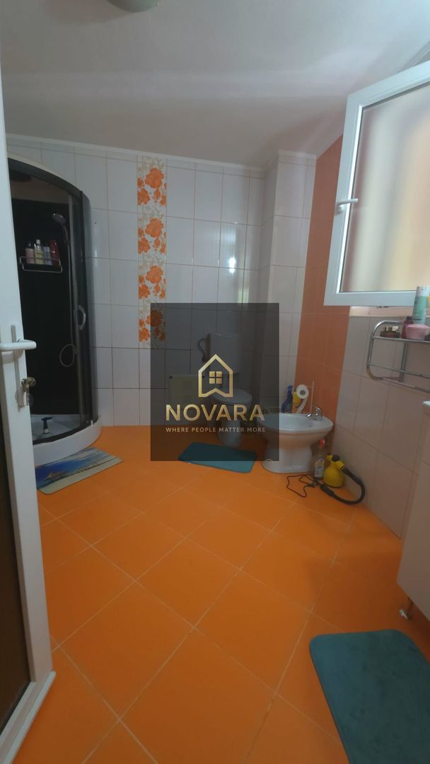Casa langa Blue Sky cu panouri solare, garaj si terasa mare - Poză 9