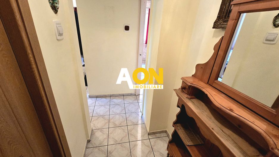 Apartament cu 3 Camere, Etaj Intermediar, Lift, Zonă Ultracentrală - Poză 5