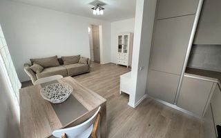 Mobilat si utilat. Vedere la padure. Parcare cu bariera - Poză 3