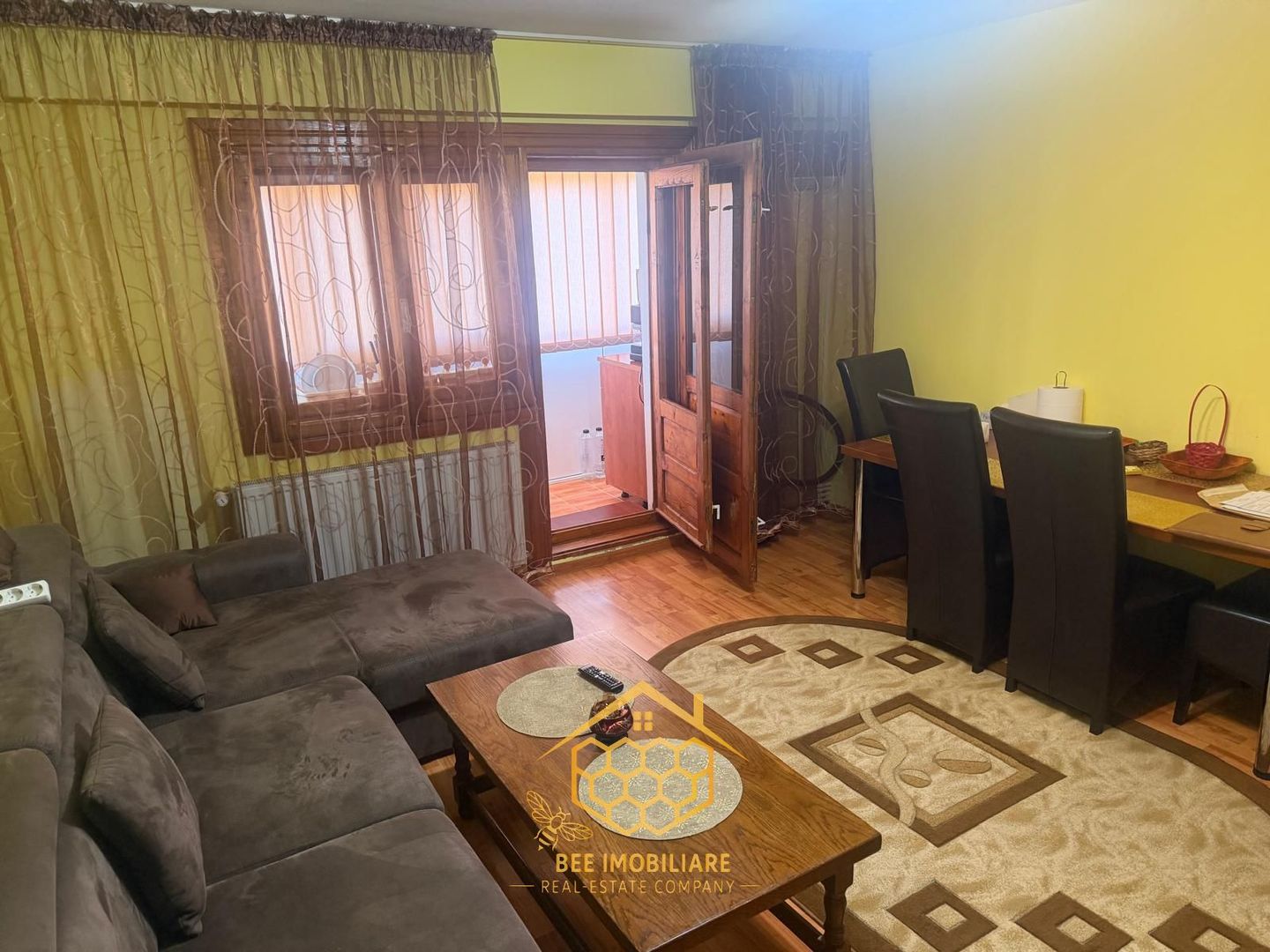 Apartament cu 2 camere transformat in 3 -  spatios - cartier Rovine - Poză 2