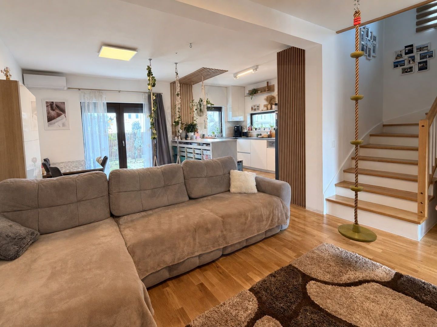 Casa individuala 117 mp utili 245 mp teren 3 dormitoare 2 bai Cristian - Poză 2