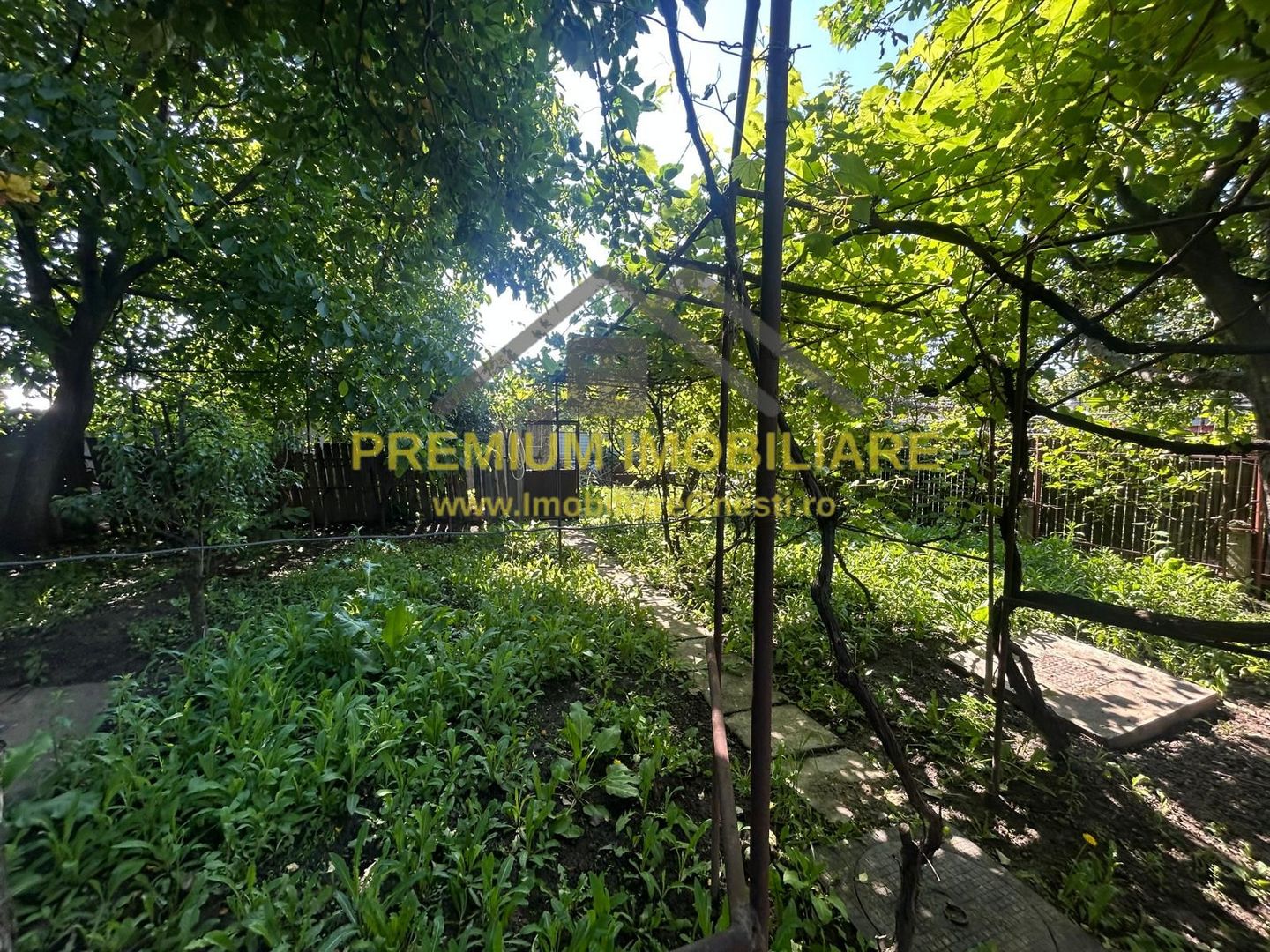 De vanzare casa in cartier TCR Onesti - Poză 4