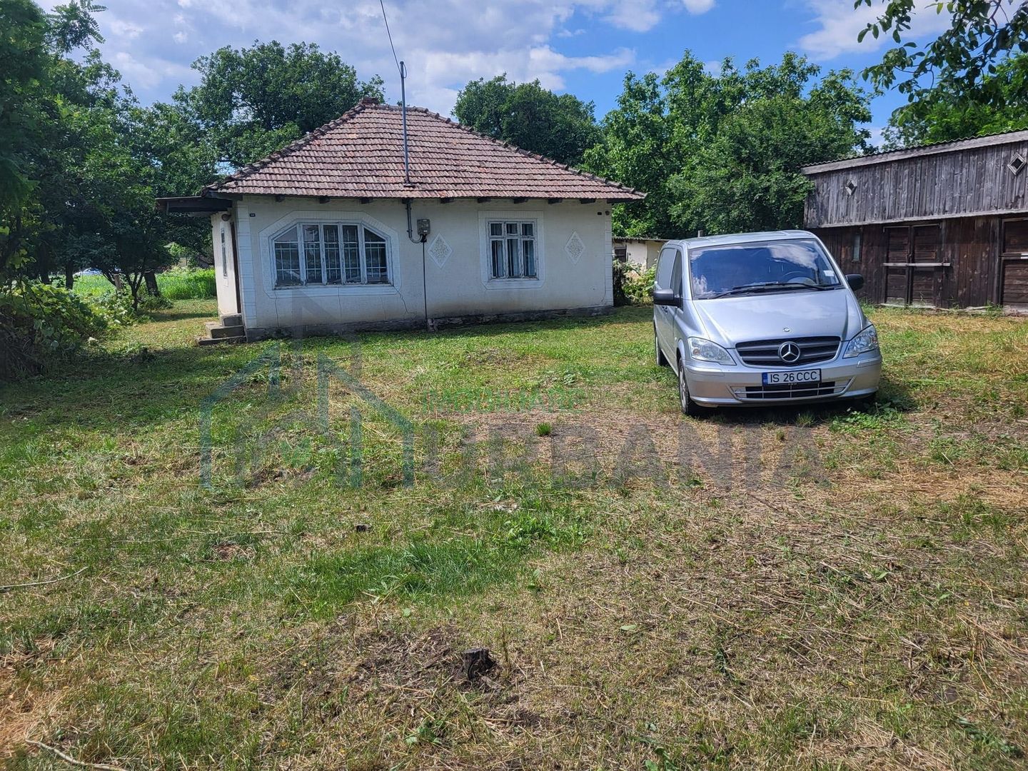 Casă bătrânească cu 5200 mp teren în Damileni - Botoșani - Poză 1