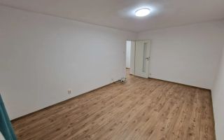 Apartament 3 camere — confort urban, localizare excelentă - Poză 2