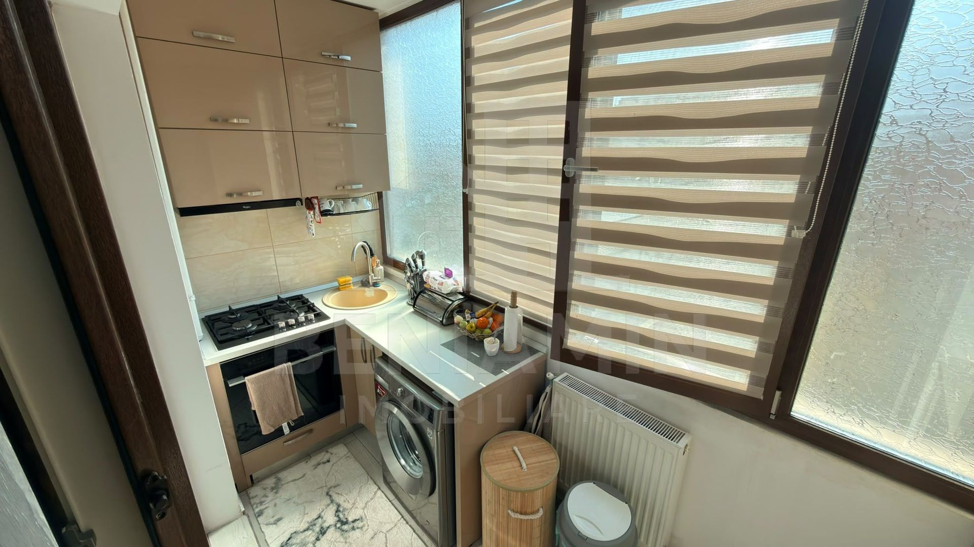 Apartament Modern -Bloc nou - Etaj 1 Cornitoriu 42MP - Parcare - Poză 6