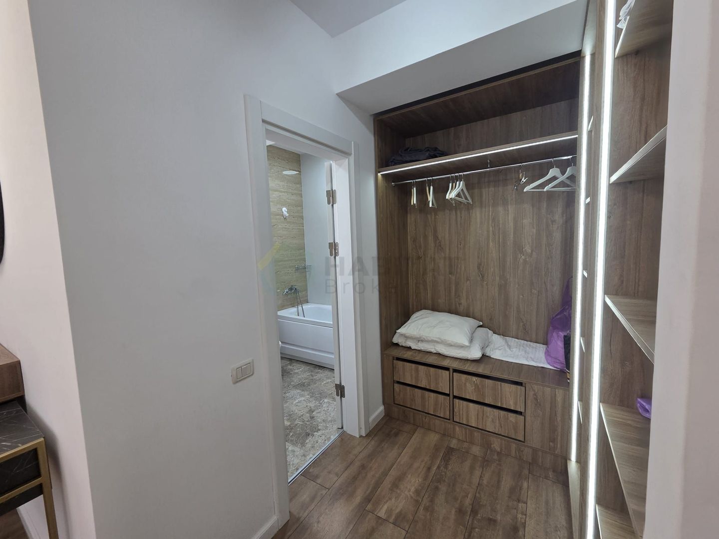 CASĂ P+1 DE ÎNCHIRIAT | AEROCITY TUNARI | 3 DORMITOARE | 3 BĂI - Poză 12
