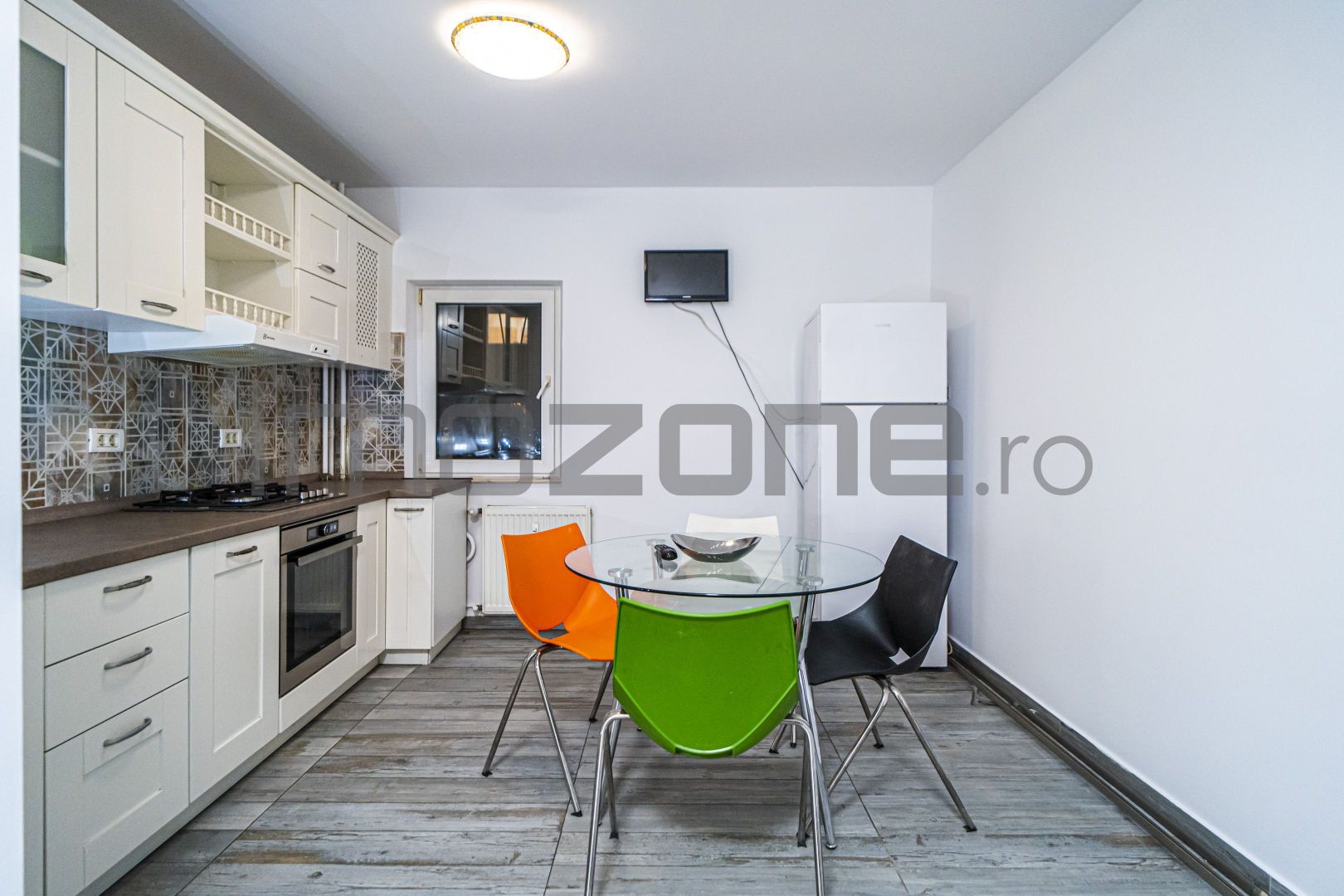 Drumul Sarii, 3 camere, 77 mp, et 5, 2 băi, bucatarie mare, disponibil imediat - Poză 2