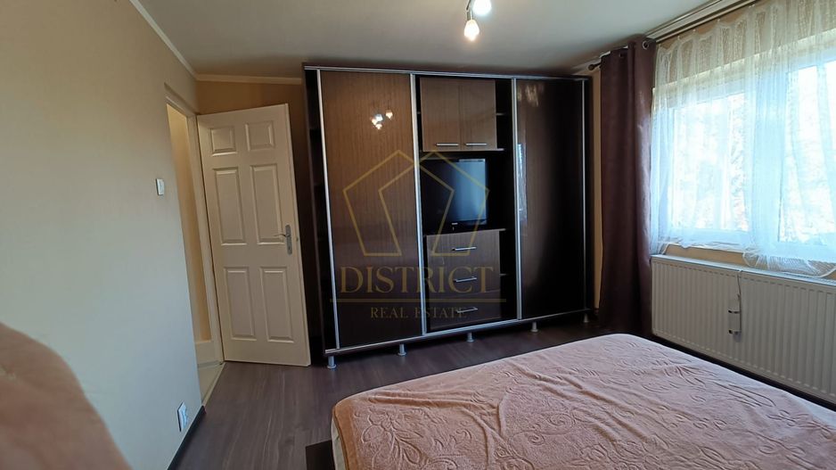 Apartament renovat și decomandat 2 camere | Zona Lunei - Poză 4