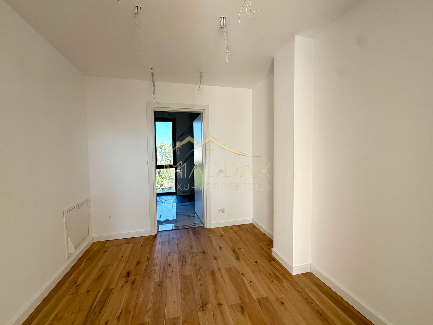 Vila Mediteraneana P+1E // 5 camere / 136 mp utili /garaj / Tunari - Poză 32