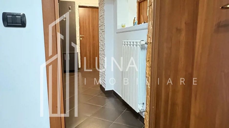 apartament 3 camere de vanzare - Poză 9