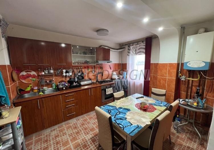 Apartament 3 camere Soarelui etaj 2 cu centrala - Poză 1