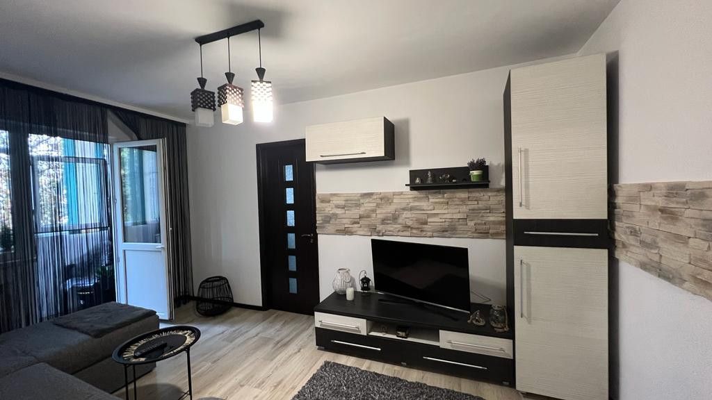 KM 4-5 - Apartament cu 3 camere situat la etajul 3 - Poză 5