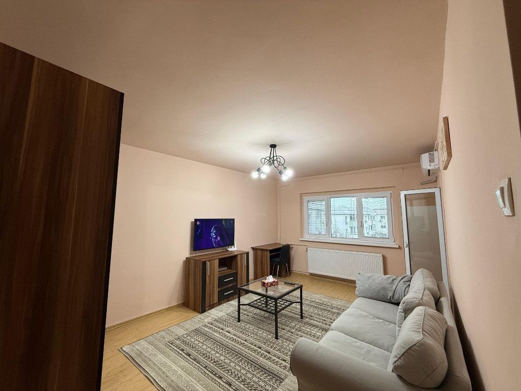 De inchiriat apartament 2 camere - Poză 1