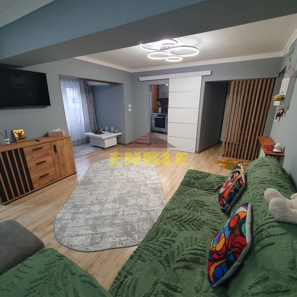 Apartament 3 camere, etaj 1, complet renovat – Bd. Mihai Eminescu - Poză 1