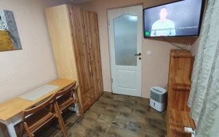 Închiriez garsonieră la casă,  Unirii, centrală proprie - Poză 5