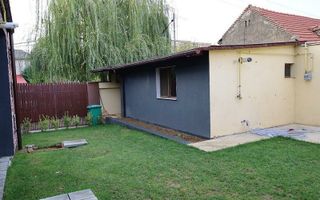 De vânzare Casă 3 camere, 2 baii, curte propie, cartier parneava Arad - Poză 2