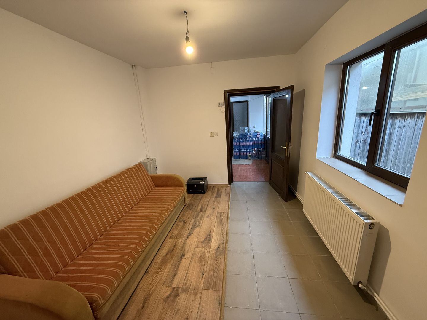 Spațiu de închiriat în Vilă - 2 camere+birou+curte în Campina - Poză 4