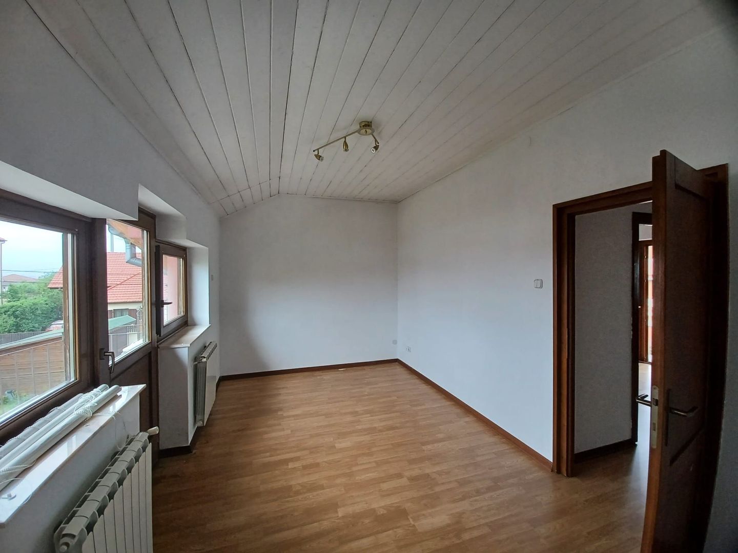 Casa insiruita, 2 dormitoare, garaj, Sanmartin. 120 000 E. Comision 0. - Poză 10