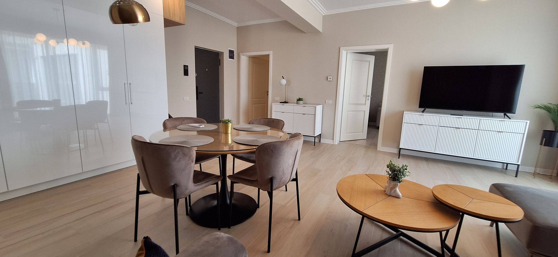 Apartament mobilat si utilat cu 2 locuri de parcare - Poză 5