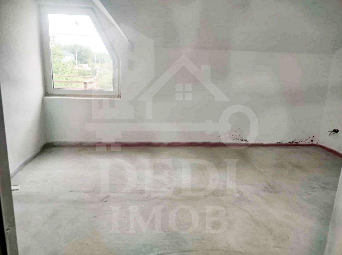 Casa de vanzare P + M cu 4 camere in Oncea, Oradea - Poză 5