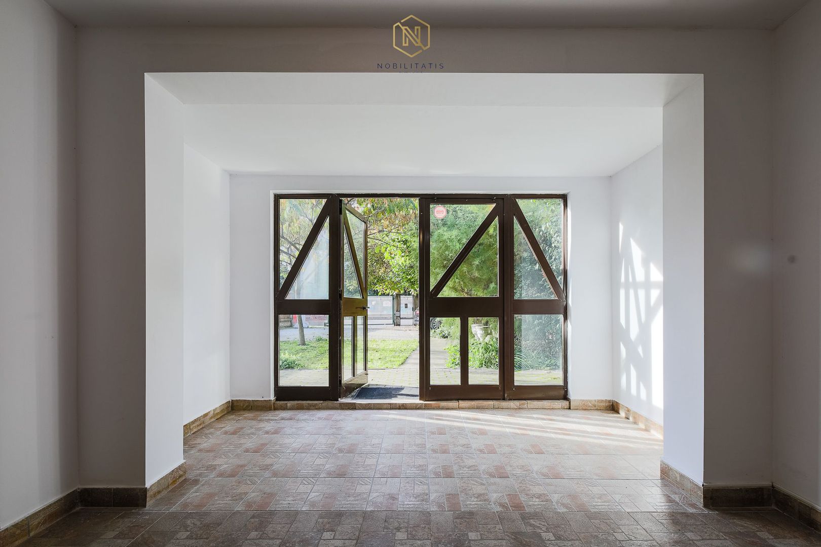 Inchiriat - Spatiu birouri 135 mp | Curte privata, 6 locuri parcare - Poză 3