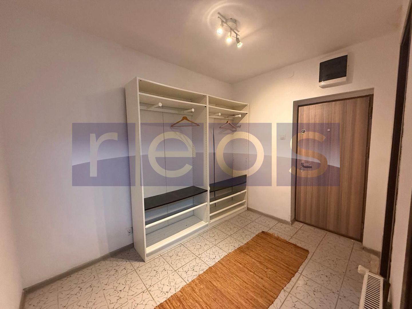 OCAZIE | VANZARE  GARSONIERA SPATIOASA | ZONA VITAN - Poză 1