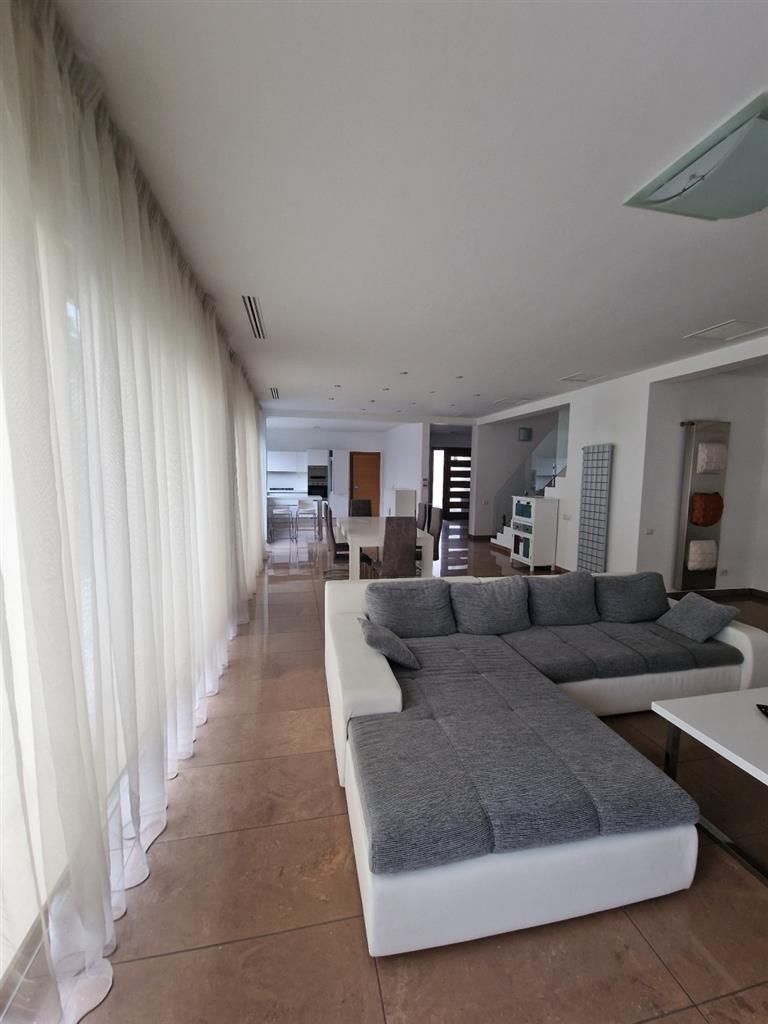 Vila cu Piscina & Garaj | Pipera | Erou Iancu Nicolae - Poză 1