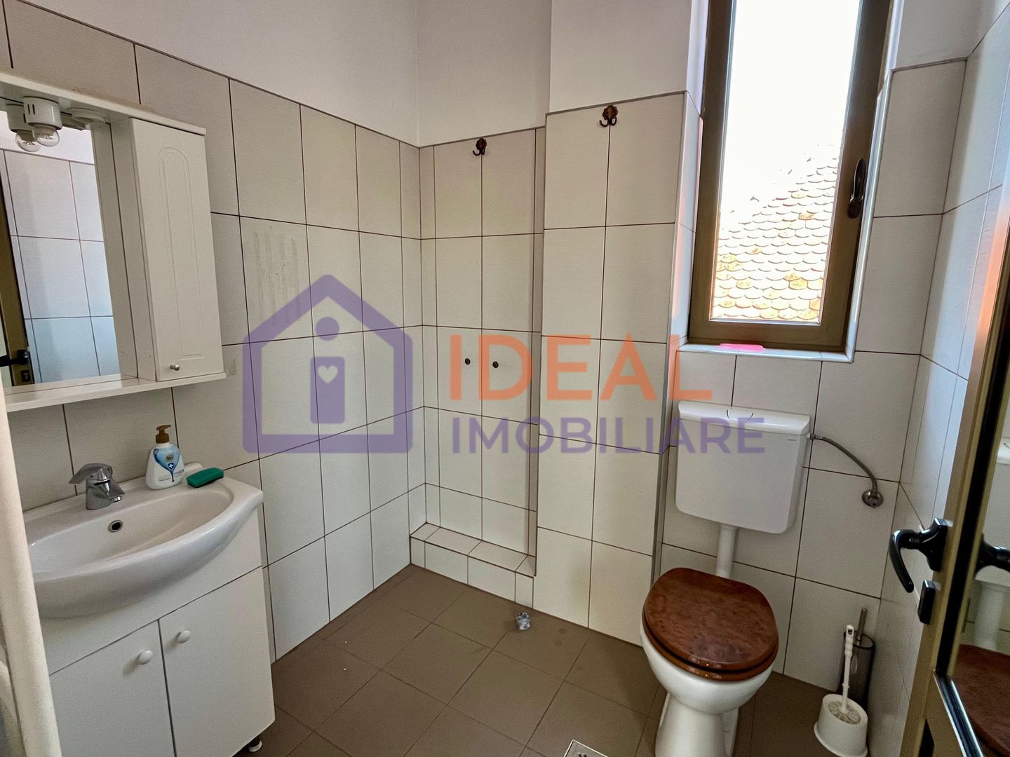 Spatiu de birouri/comercial de închiriat - Poză 6