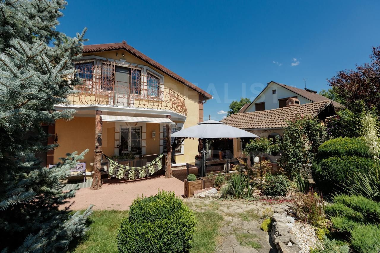 Vânzare, casă, 4 camere, strada Livezilor, com. Dumbrava. - Poză 1