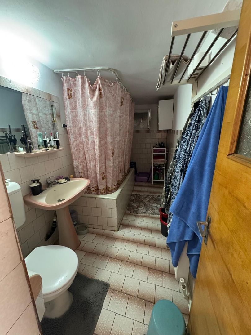 Casă cu 4 camere de vânzare – Str. I. C. Brătianu - Poză 4