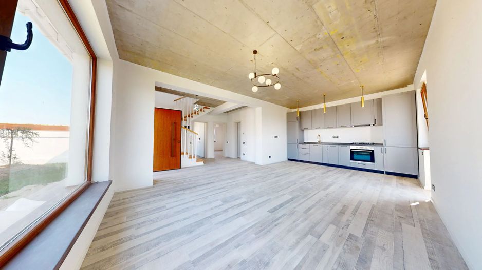 Vila cu stil in Izvor-Tarlungeni - Poză 3