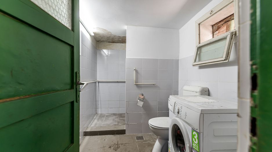 Casă cu teren 1018 mp și 2 fronturi stradale- Bujac - Poză 7