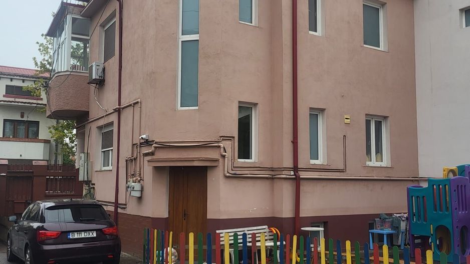 Casa care functioneza ca si gradinita in moment, zona centrala, Matei Voievod - Poză 1