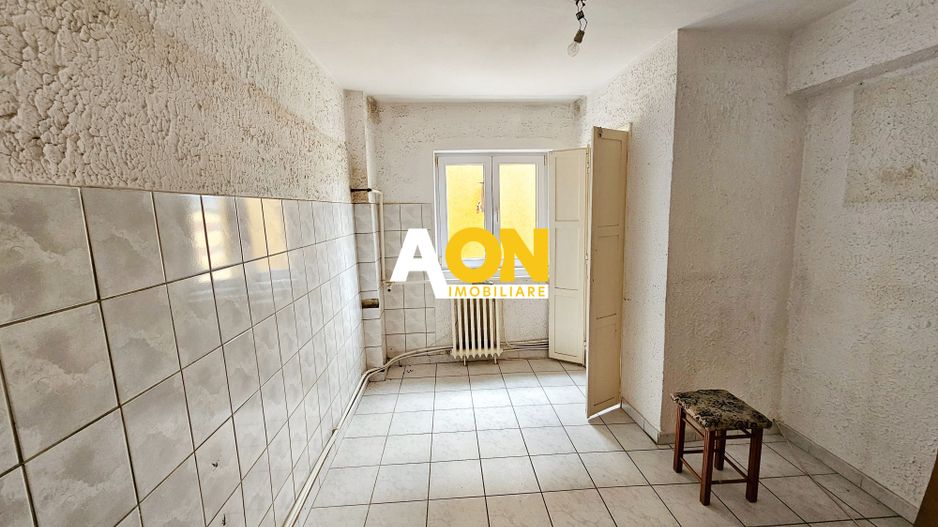 Apartament 3 camere, decomandat, zona Liceului Sportiv - Poză 4