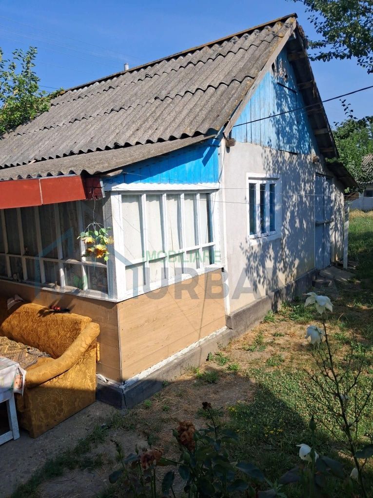 Proprietate de vânzare cu casă și teren în Hoisești, comuna Dumești - Poză 2