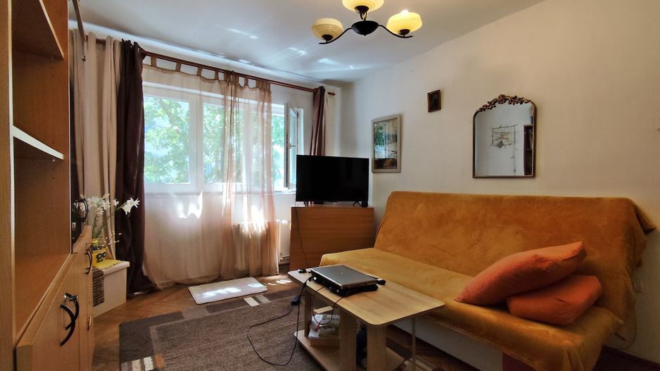 De vanzare apartament 3 camere, str.Morii, Nufarul, Oradea - Poză 1